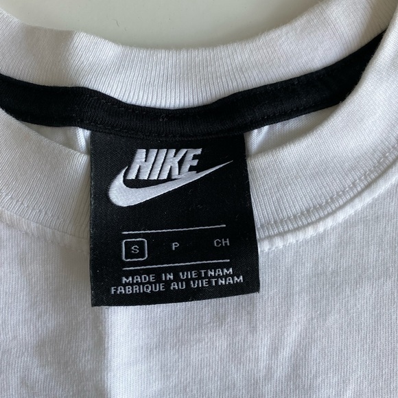 Nike crop top small - Picture 3 of 3